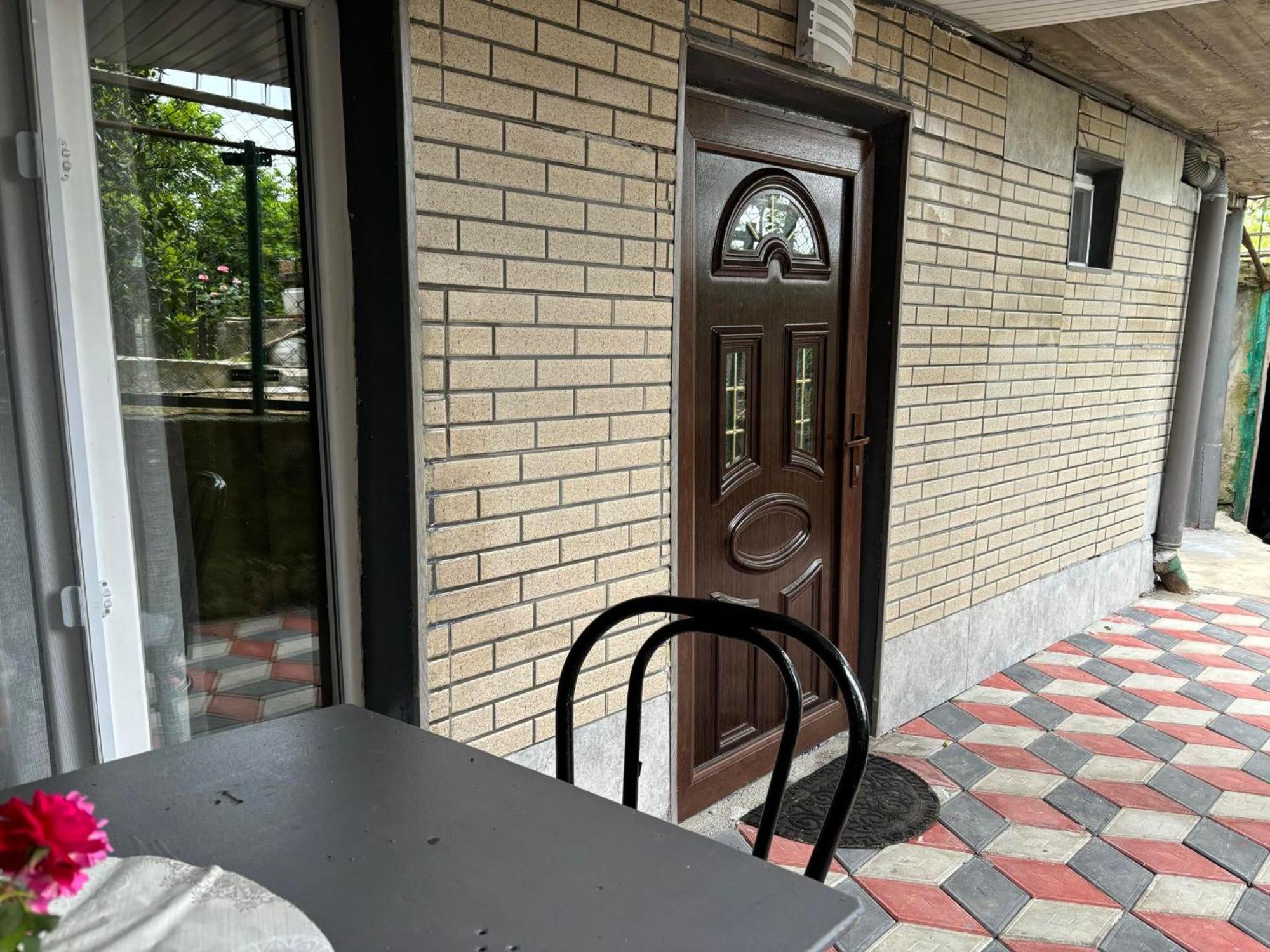 Guest House Happy House Kutaissi Exterior foto